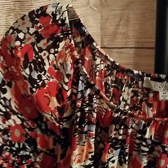 Off Shoulder Top NWT Adorable - Picture 2 of 7